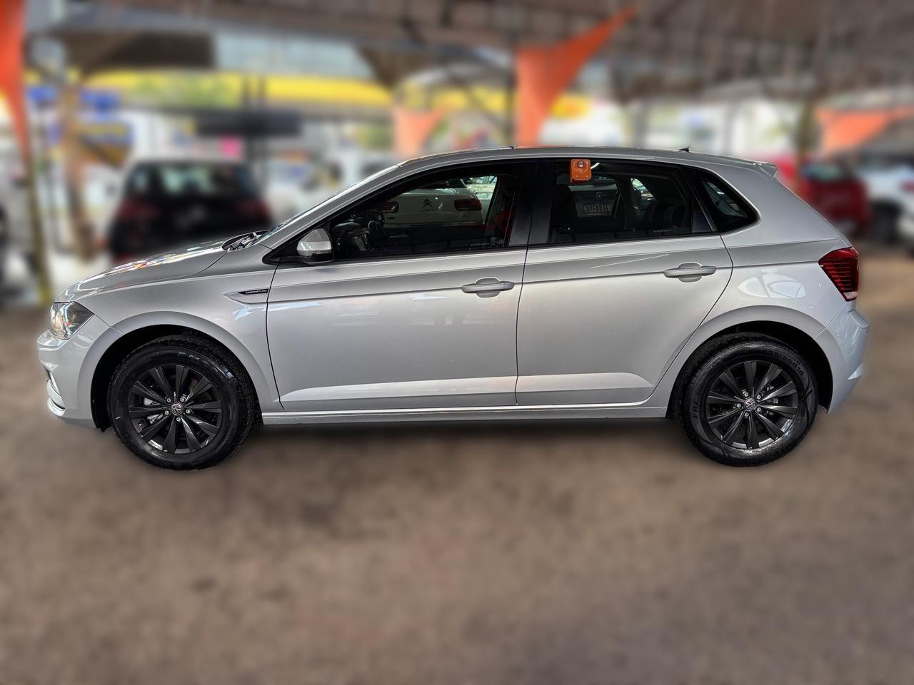 VOLKSWAGEN Polo Hatch - Foto