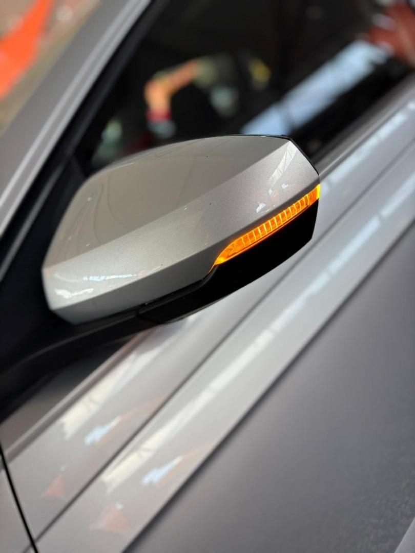 VOLKSWAGEN Polo Hatch - Foto