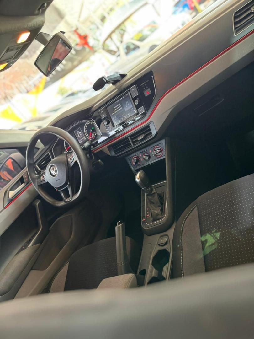 VOLKSWAGEN Polo Hatch - Foto