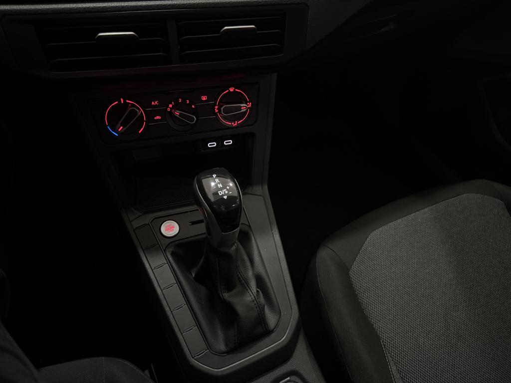 VOLKSWAGEN Polo Hatch - Foto