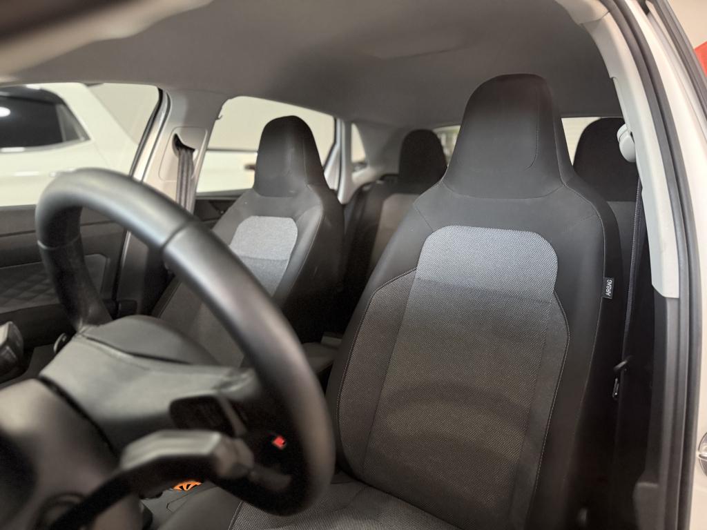 VOLKSWAGEN Polo Hatch - Foto