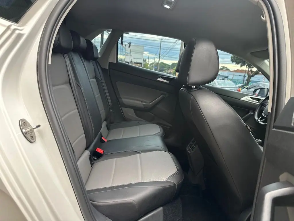 VOLKSWAGEN Polo Hatch - Foto