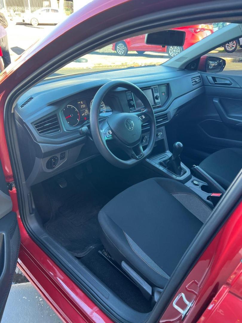 VOLKSWAGEN Polo Hatch - Foto
