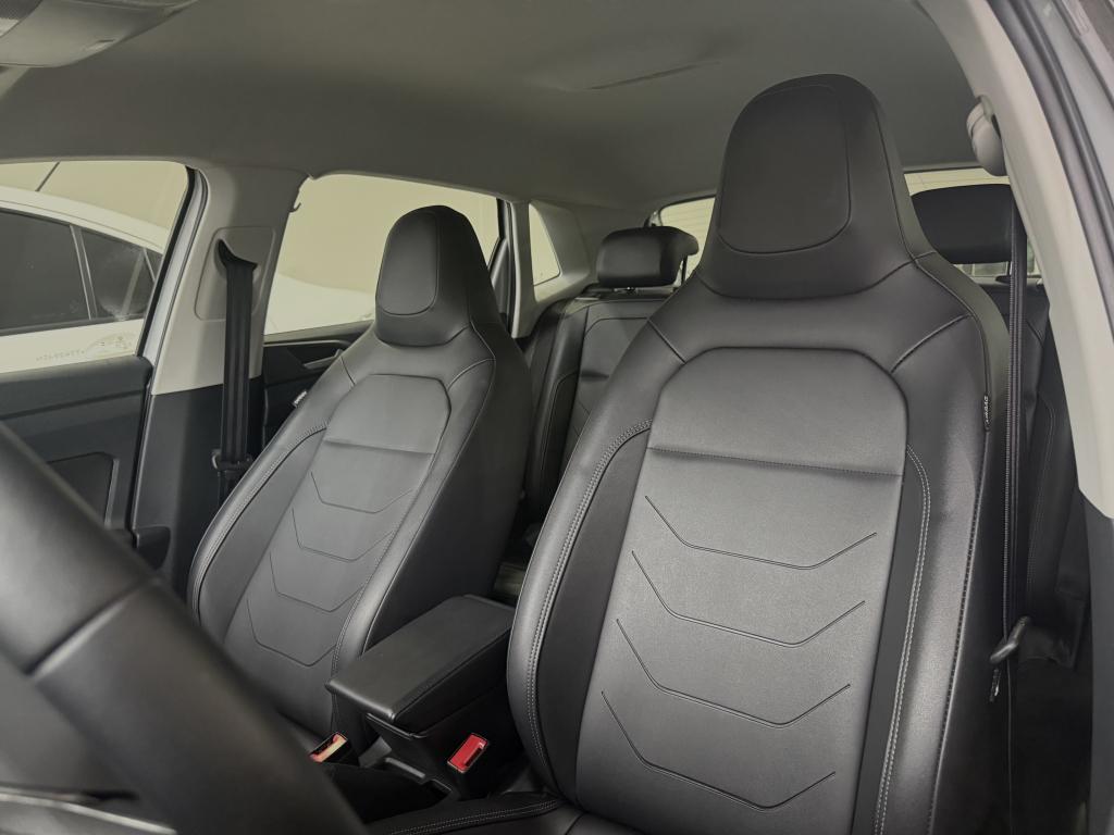 VOLKSWAGEN Polo Hatch - Foto