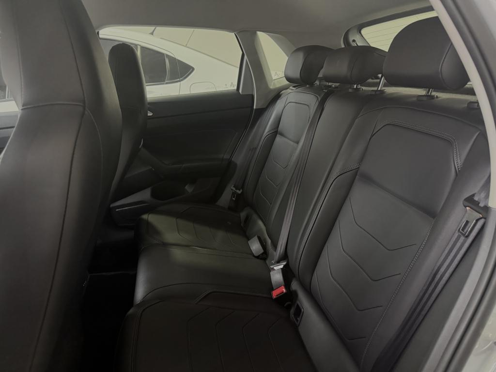 VOLKSWAGEN Polo Hatch - Foto