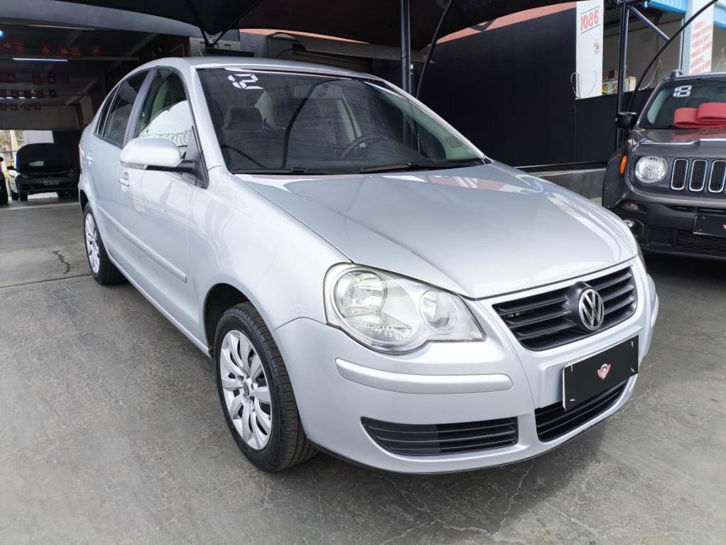 VOLKSWAGEN Polo Sedan - Foto