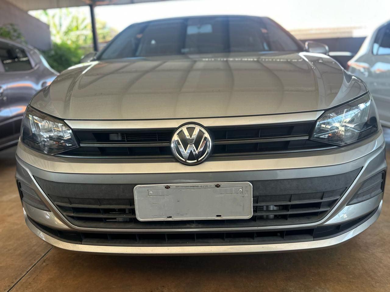 VOLKSWAGEN Polo Sedan - Foto