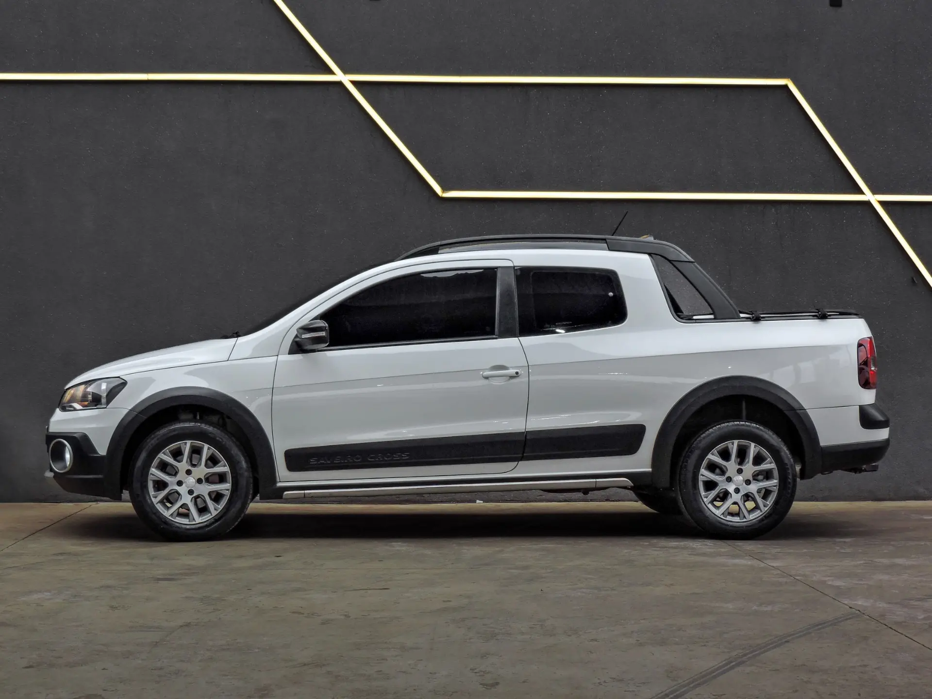 VOLKSWAGEN Saveiro - Foto