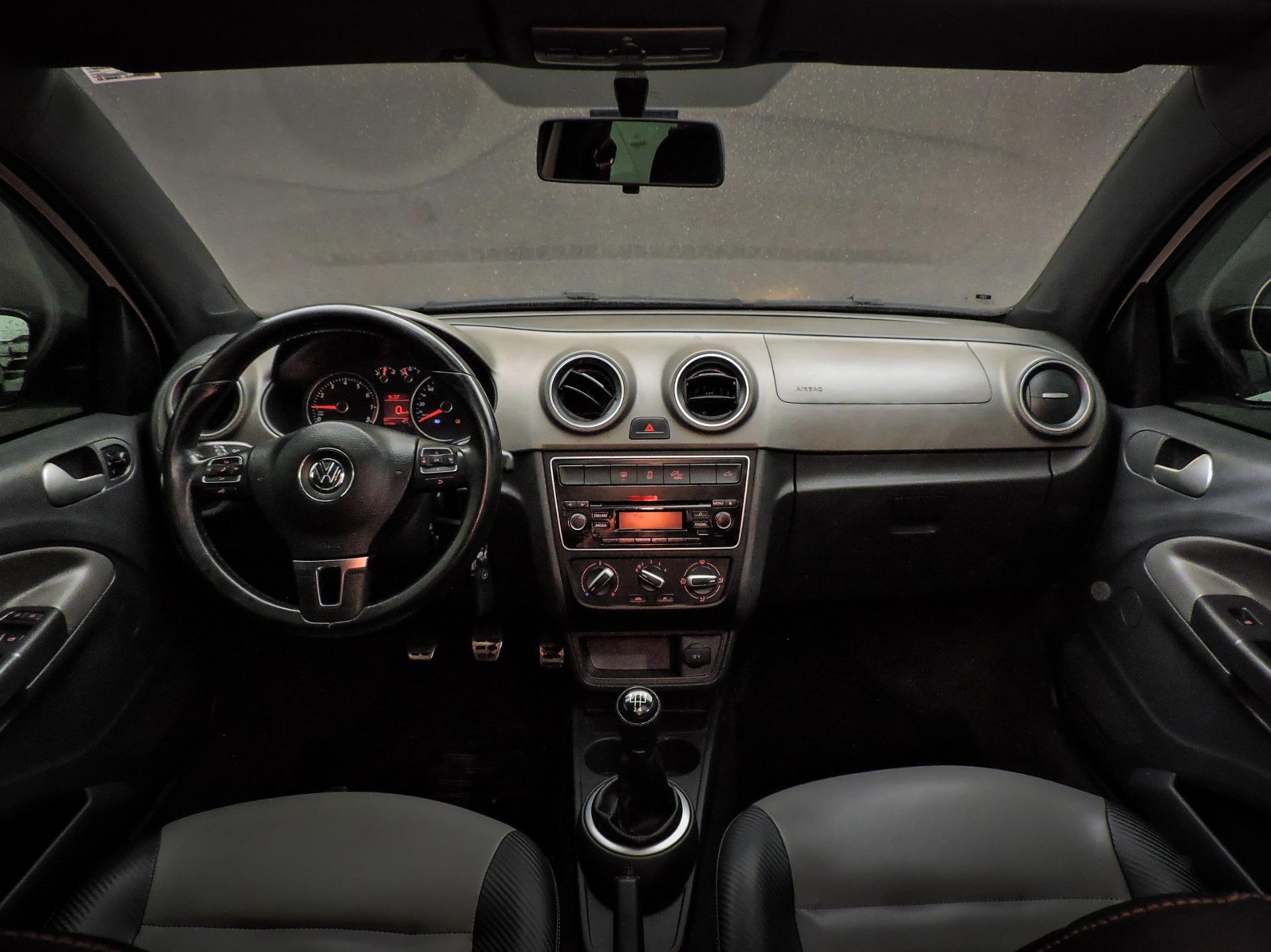 VOLKSWAGEN Saveiro - Foto