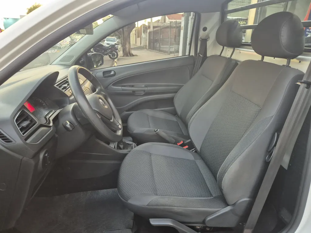 VOLKSWAGEN Saveiro - Foto