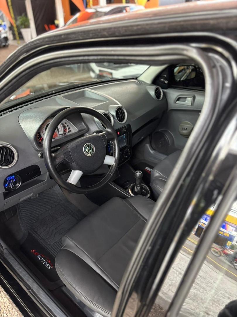 VOLKSWAGEN Saveiro - Foto