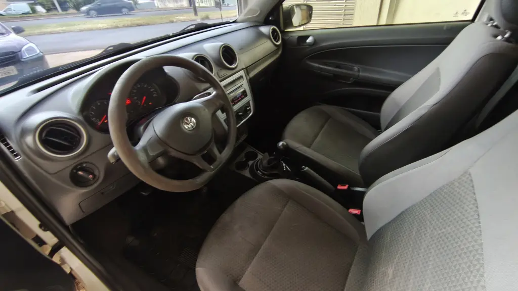 VOLKSWAGEN Saveiro - Foto