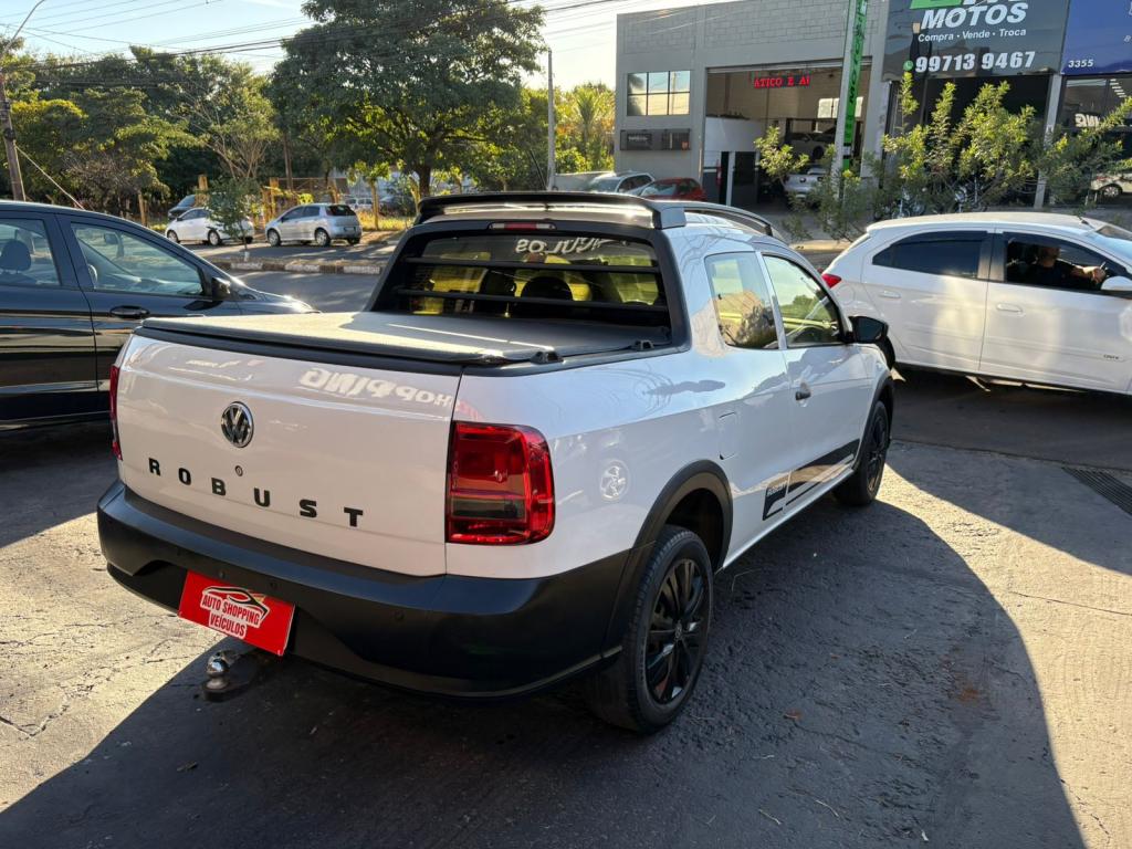 VOLKSWAGEN Saveiro - Foto