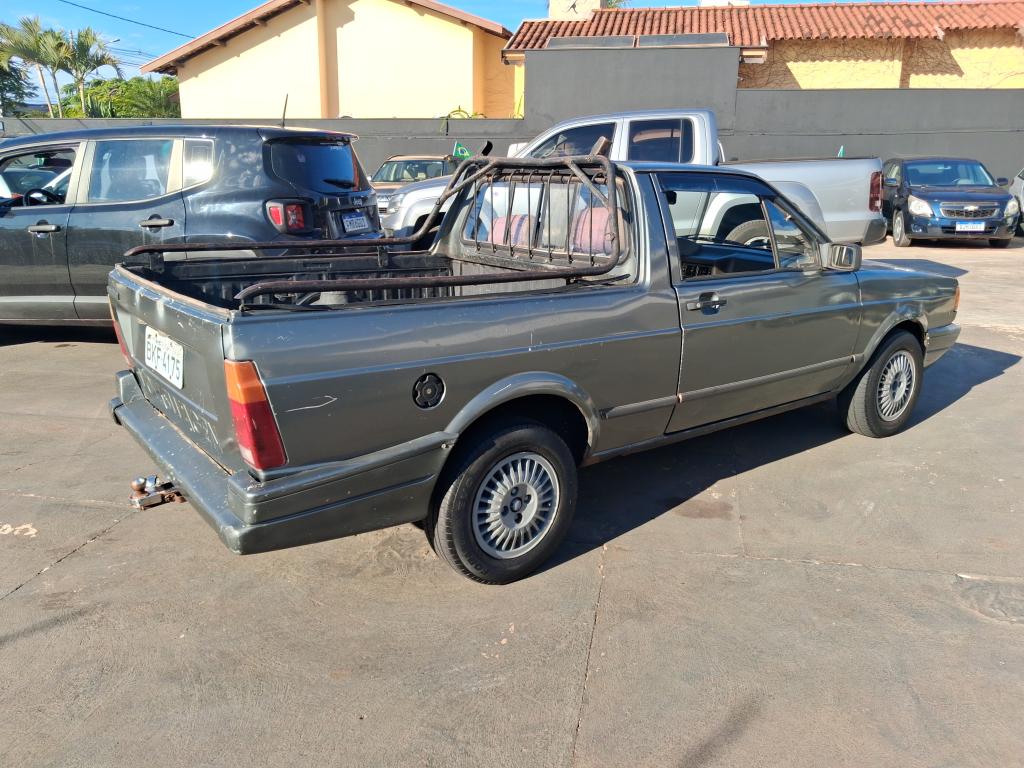 VOLKSWAGEN Saveiro - Foto