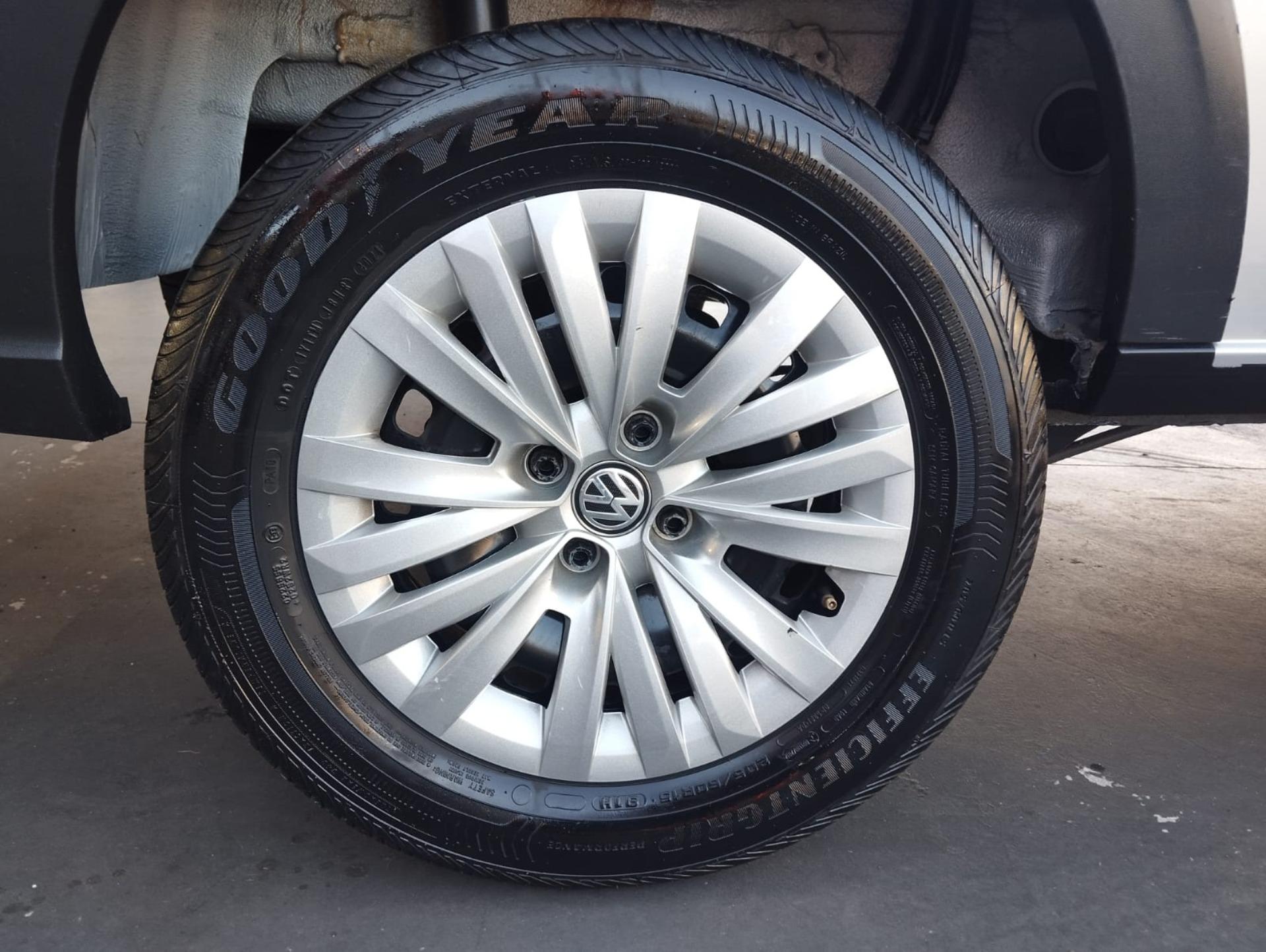 VOLKSWAGEN Saveiro - Foto