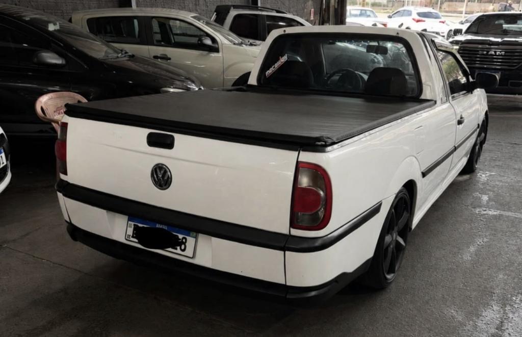 VOLKSWAGEN Saveiro - Foto