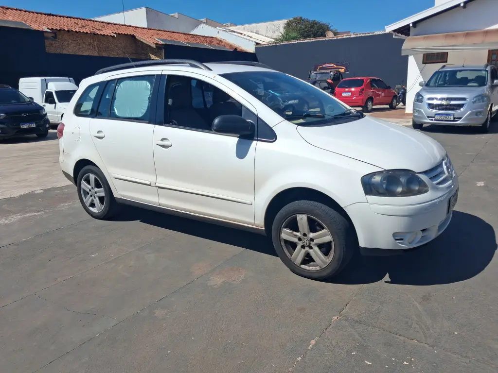 VOLKSWAGEN Space Fox