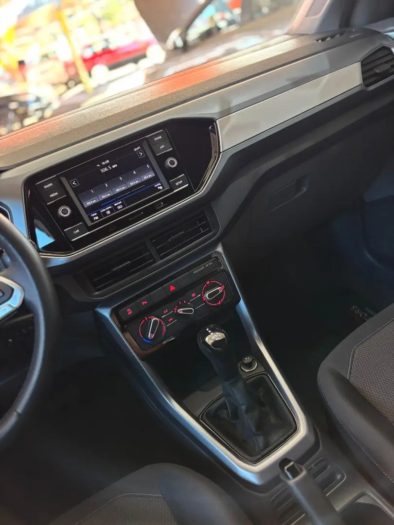 VOLKSWAGEN T-Cross - Foto