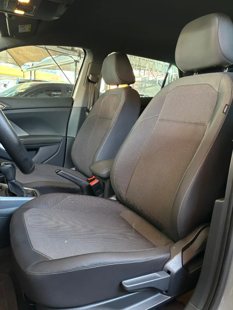 VOLKSWAGEN T-Cross - Foto