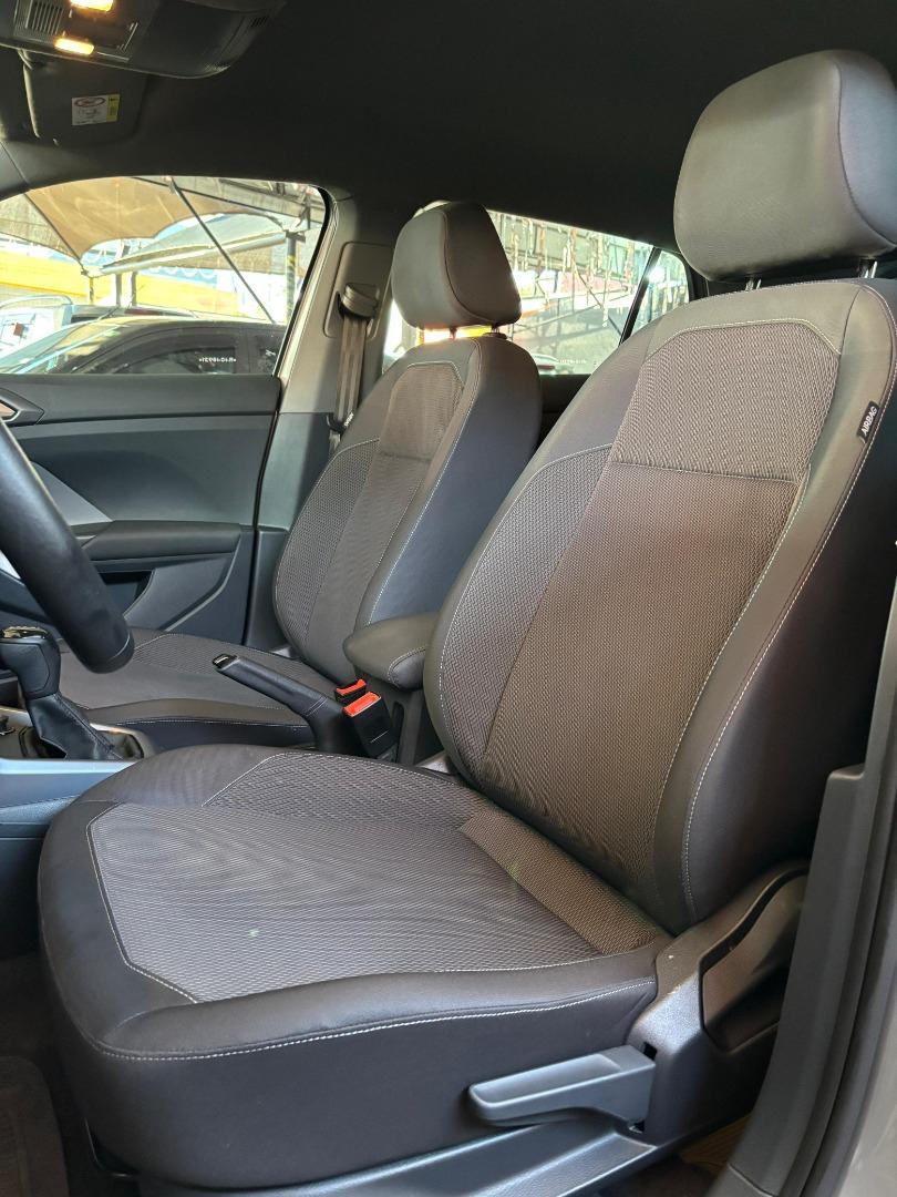 VOLKSWAGEN T-Cross - Foto