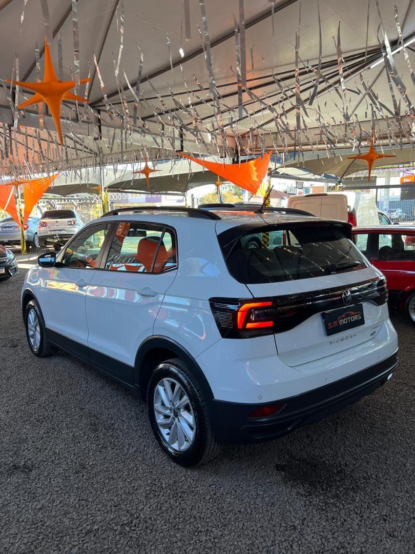 VOLKSWAGEN T-Cross - Foto