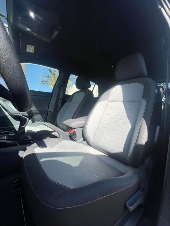 VOLKSWAGEN T-Cross - Foto