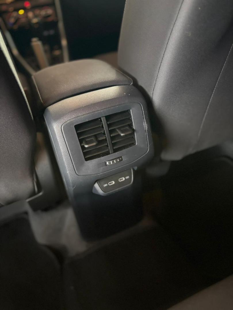 VOLKSWAGEN T-Cross - Foto