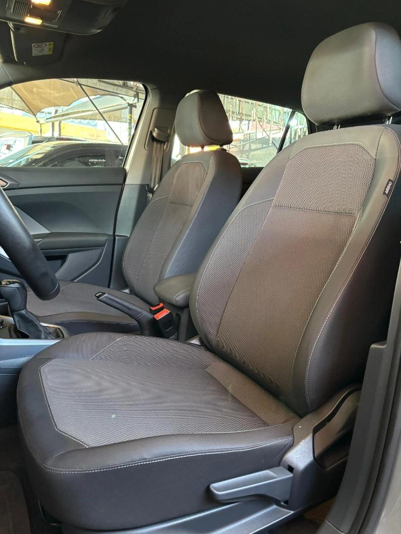 VOLKSWAGEN T-Cross - Foto