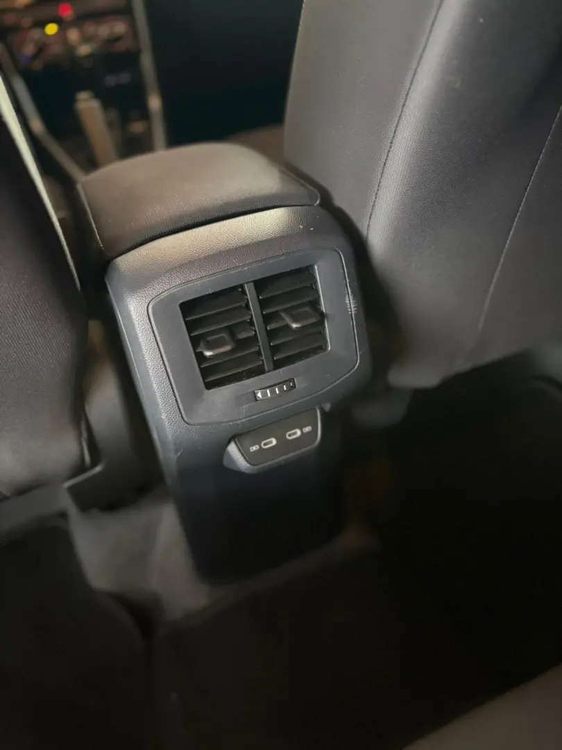 VOLKSWAGEN T-Cross - Foto