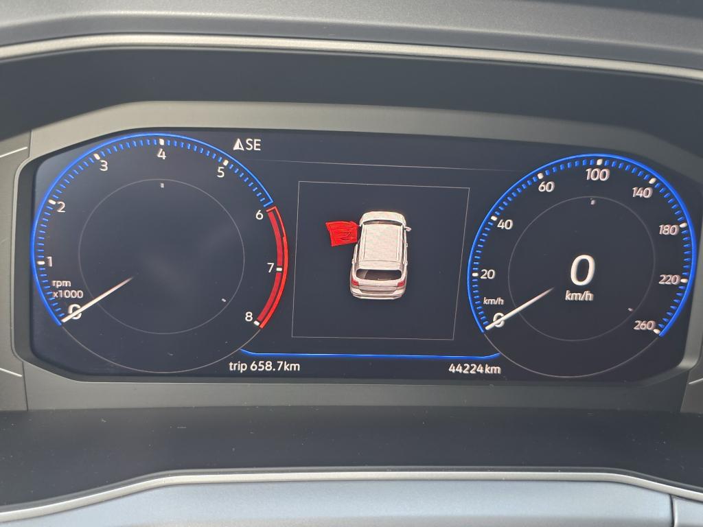 VOLKSWAGEN T-Cross - Foto