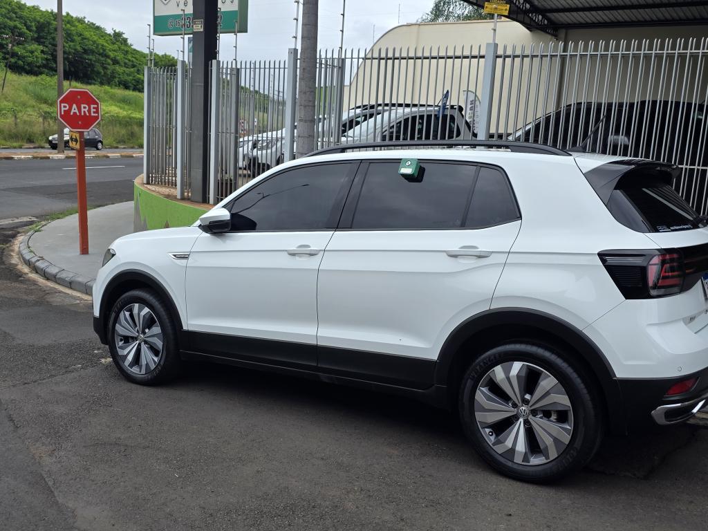 VOLKSWAGEN T-Cross - Foto