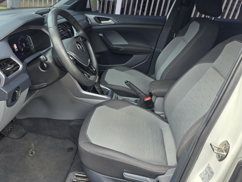 VOLKSWAGEN T-Cross - Foto