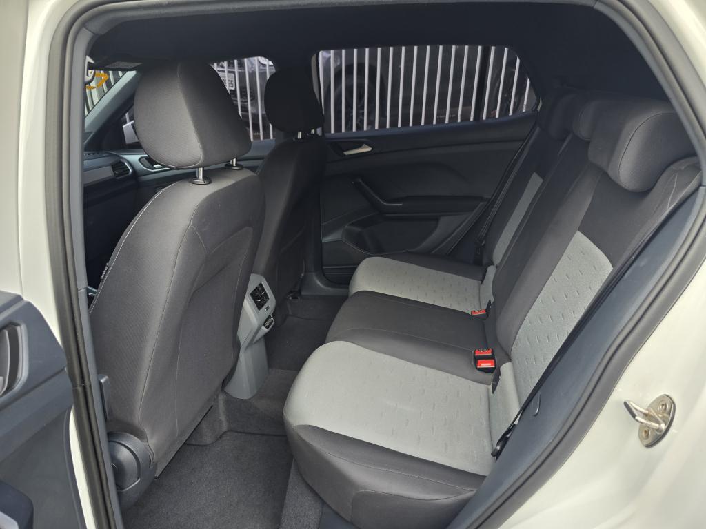 VOLKSWAGEN T-Cross - Foto