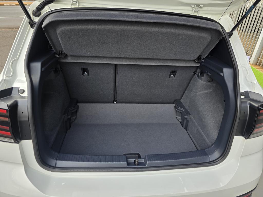 VOLKSWAGEN T-Cross - Foto