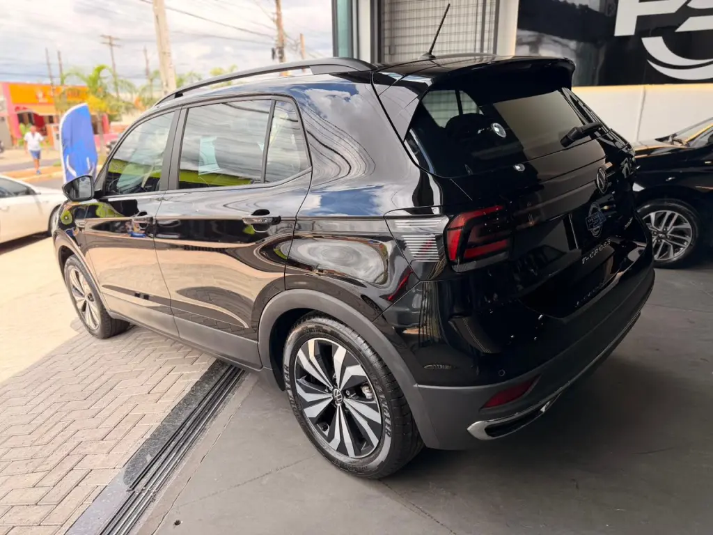 VOLKSWAGEN T-Cross - Foto