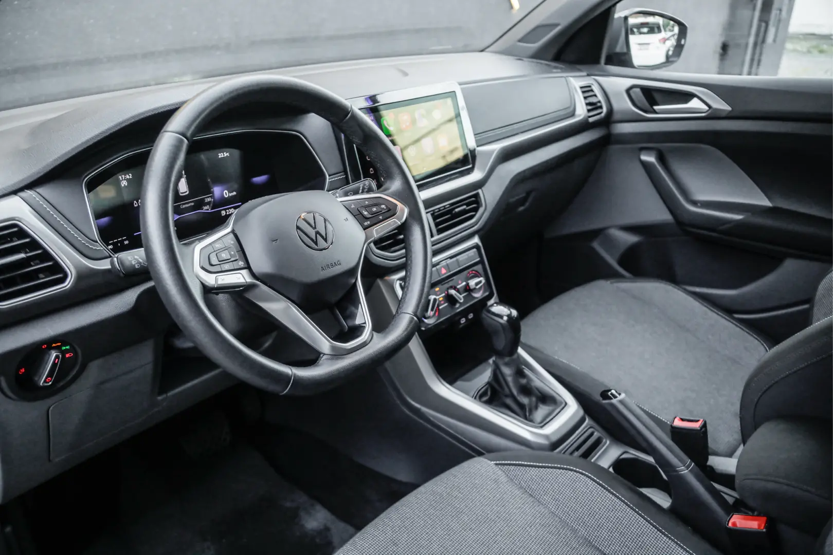 VOLKSWAGEN T-Cross - Foto