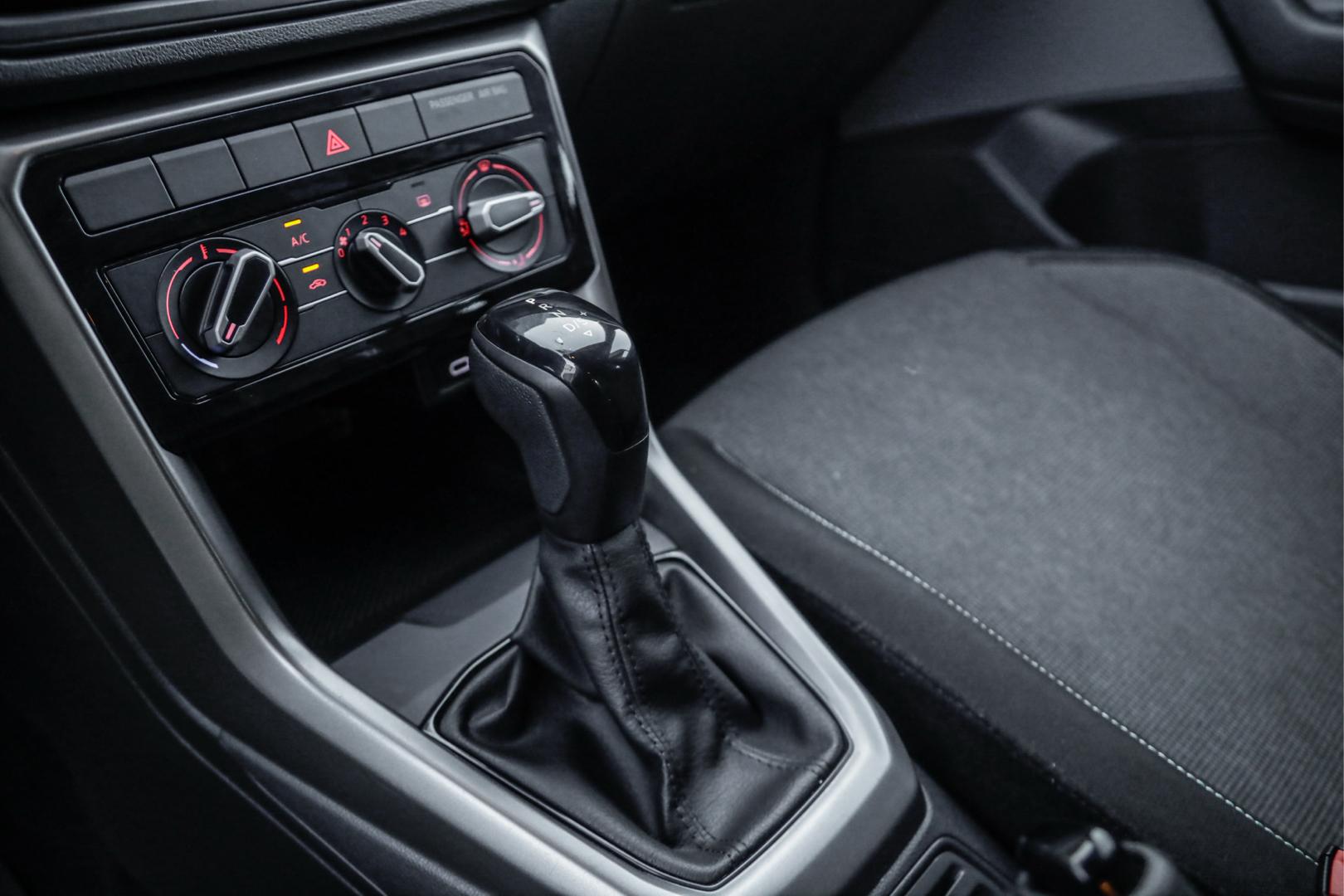 VOLKSWAGEN T-Cross - Foto