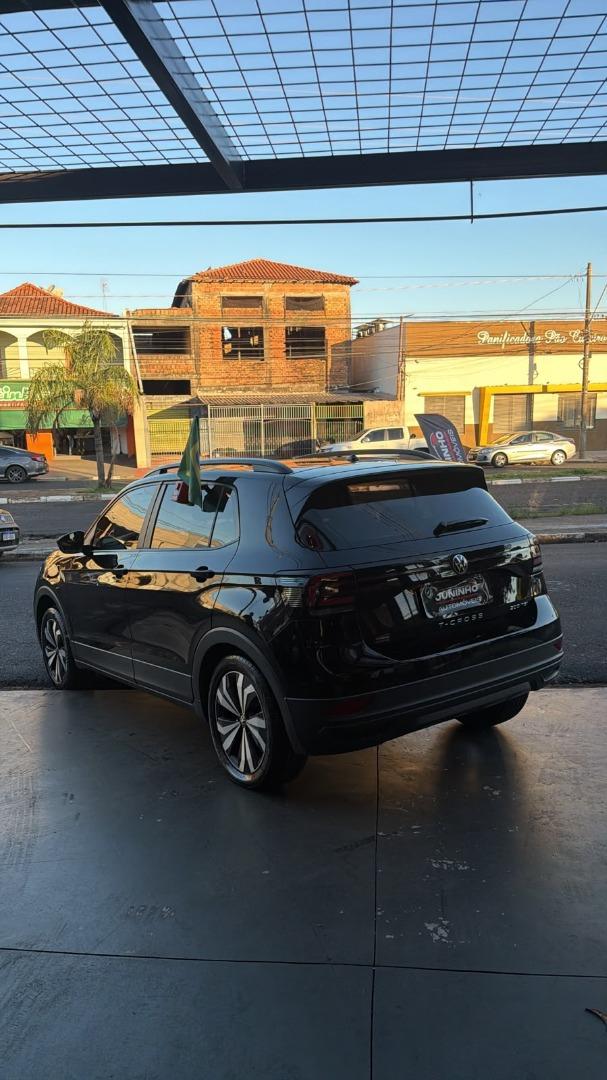 VOLKSWAGEN T-Cross - Foto