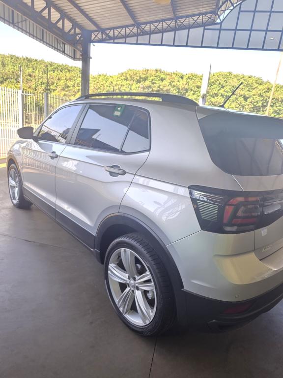 VOLKSWAGEN T-Cross - Foto