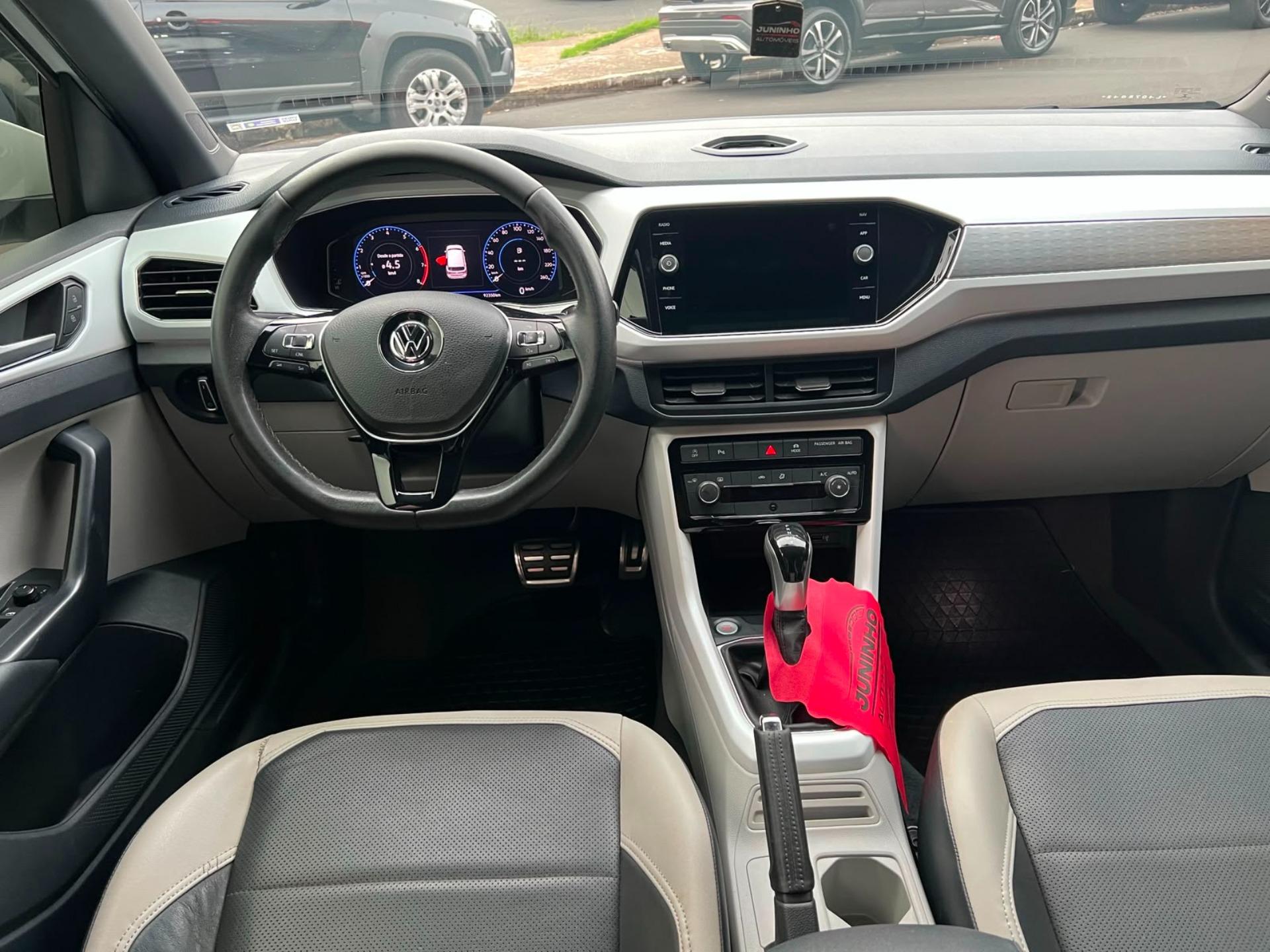 VOLKSWAGEN T-Cross - Foto