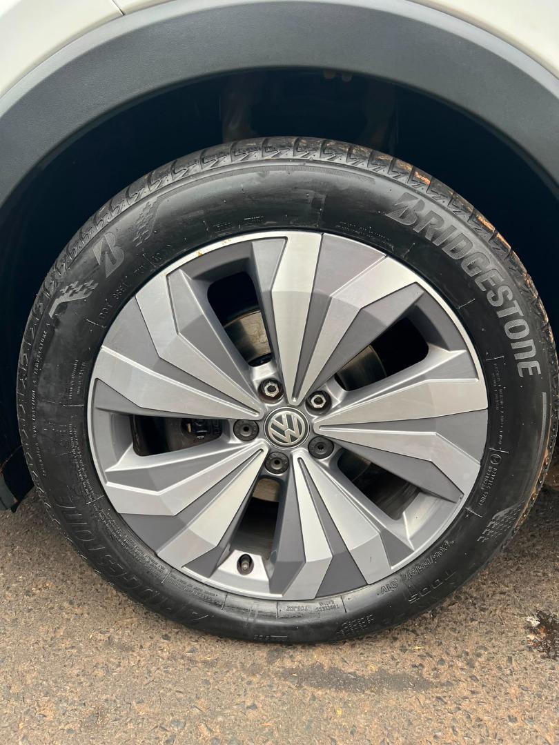 VOLKSWAGEN T-Cross - Foto