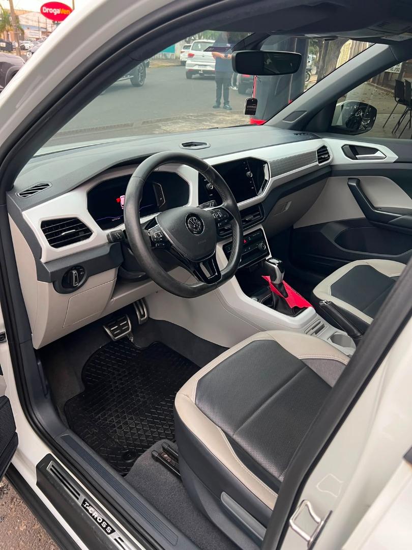 VOLKSWAGEN T-Cross - Foto