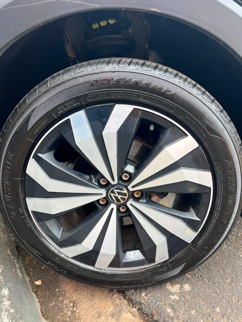 VOLKSWAGEN T-Cross - Foto