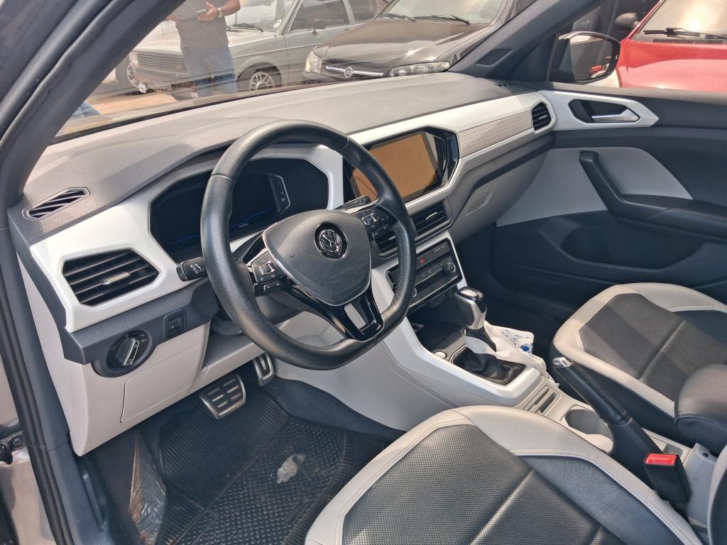 VOLKSWAGEN T-Cross - Foto