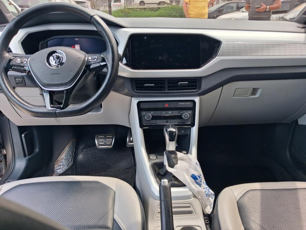 VOLKSWAGEN T-Cross - Foto