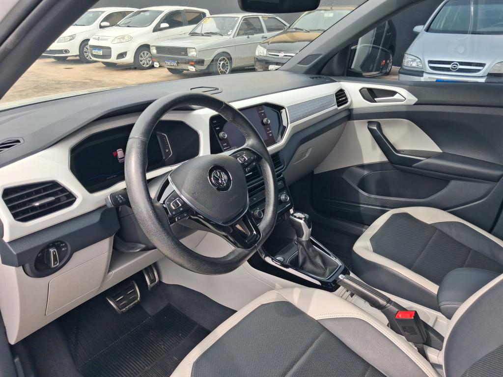 VOLKSWAGEN T-Cross - Foto