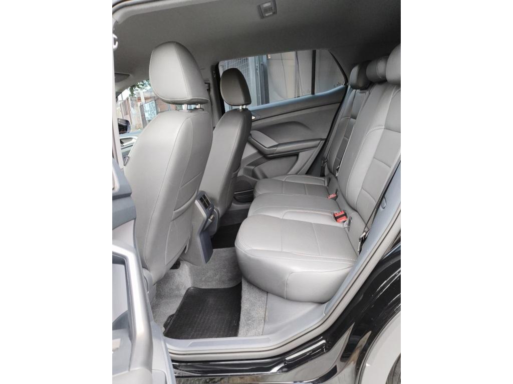 VOLKSWAGEN T-Cross - Foto
