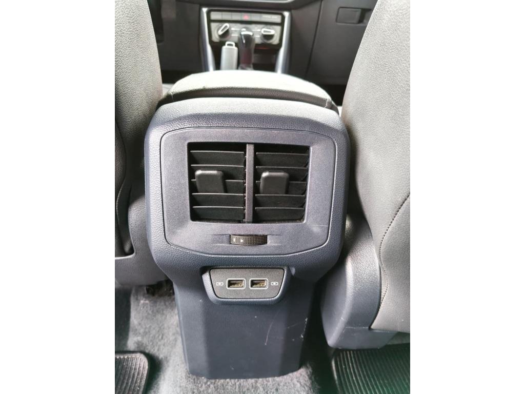 VOLKSWAGEN T-Cross - Foto