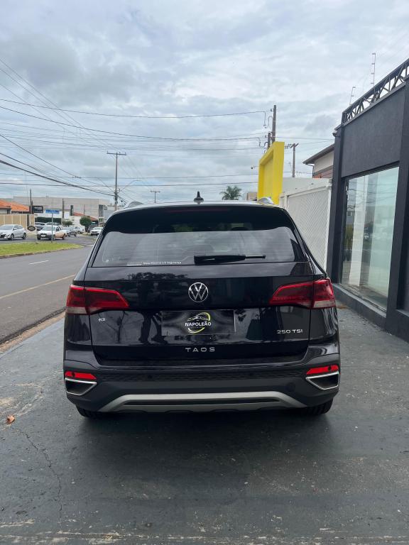 VOLKSWAGEN Taos - Foto