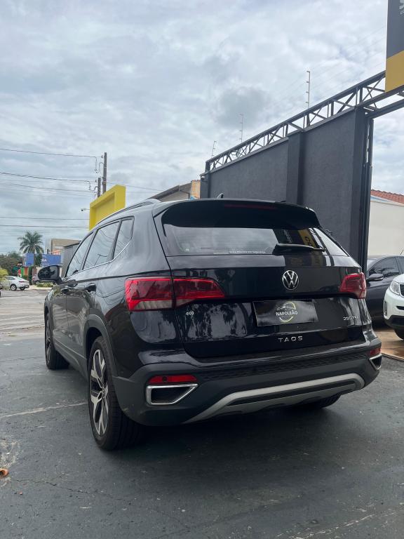 VOLKSWAGEN Taos - Foto